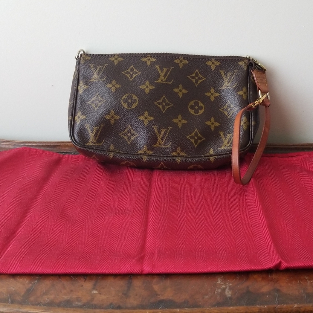 Louis Vuitton mIni pochette accessories
